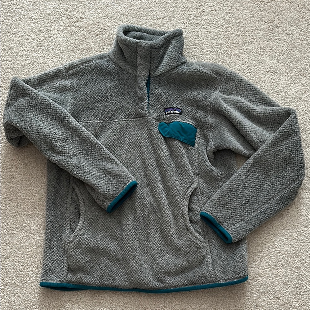 Patagonia Gray Fleece with Teal Accents